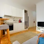 Bright 2bedroom In Bonfim, 2 Minutes From Campanha, Center