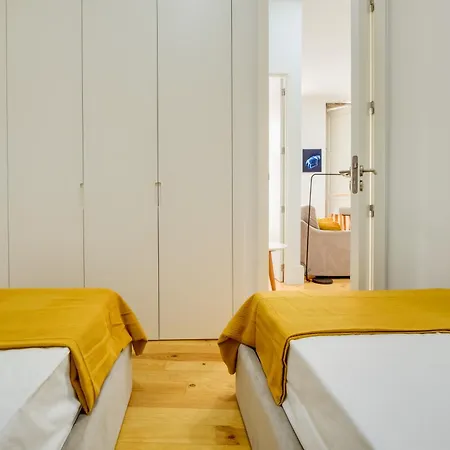 Bright 2bedroom In Bonfim, 2 Minutes From Campanha, Center *