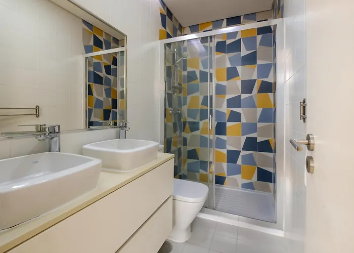 Bright 2bedroom In Bonfim, 2 Minutes From Campanha, Center Διαμέρισμα *