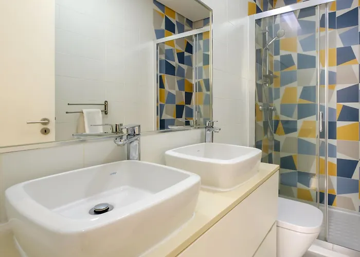 Bright 2bedroom In Bonfim, 2 Minutes From Campanha, Center Διαμέρισμα