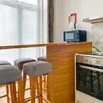 Lägenhet Bright 2bedroom In Bonfim, 2 Minutes From Campanha, Center Oporto