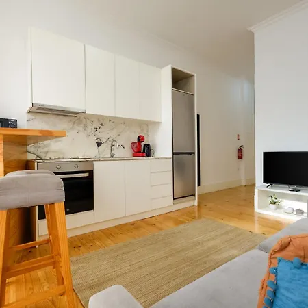 Bright 2bedroom In Bonfim, 2 Minutes From Campanha, Center