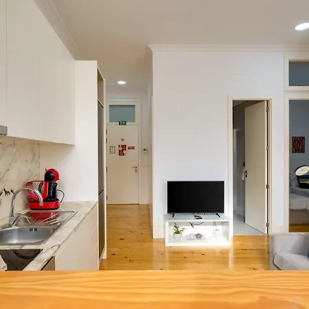 Bright 2bedroom In Bonfim, 2 Minutes From Campanha, Center