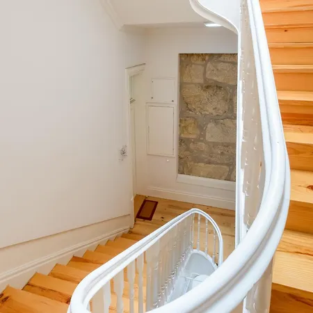 Bright 2bedroom In Bonfim, 2 Minutes From Campanha, Center Apartment *