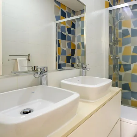 Bright 2bedroom In Bonfim, 2 Minutes From Campanha, Center شقة