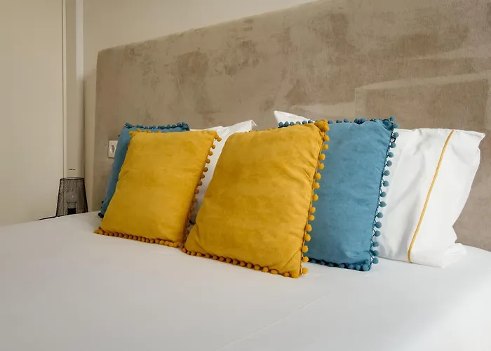 Bright 2bedroom In Bonfim, 2 Minutes From Campanha, Center