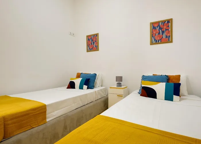 Bright 2bedroom In Bonfim, 2 Minutes From Campanha, Center