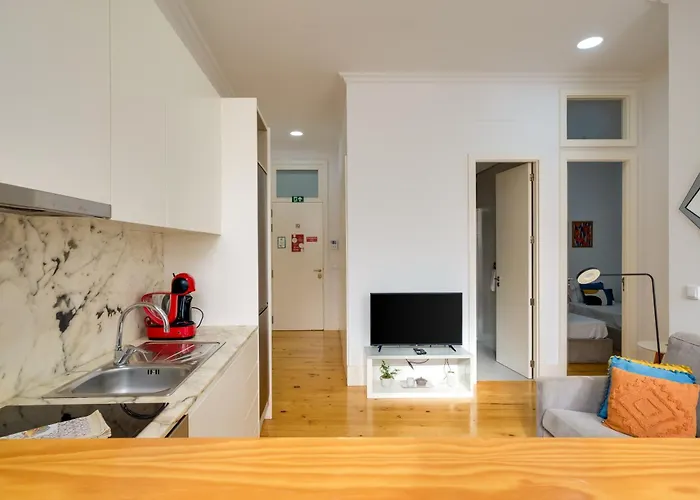 Bright 2bedroom In Bonfim, 2 Minutes From Campanha, Center