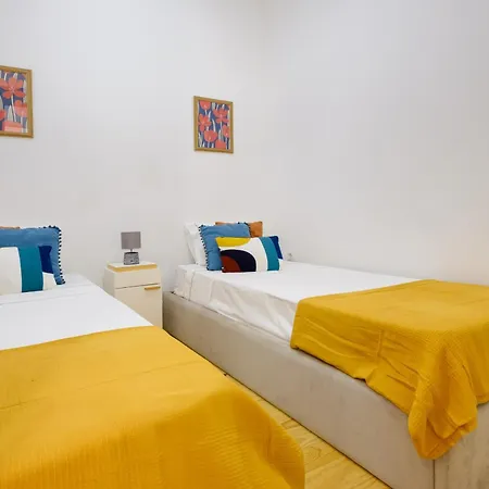 Bright 2bedroom In Bonfim, 2 Minutes From Campanha, Center Apartment *