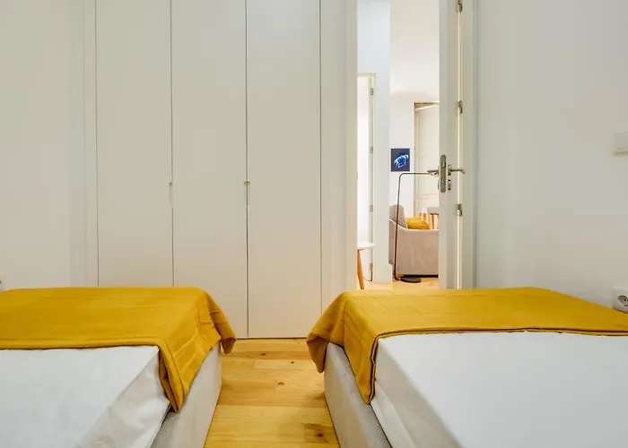 Bright 2bedroom In Bonfim, 2 Minutes From Campanha, Center *